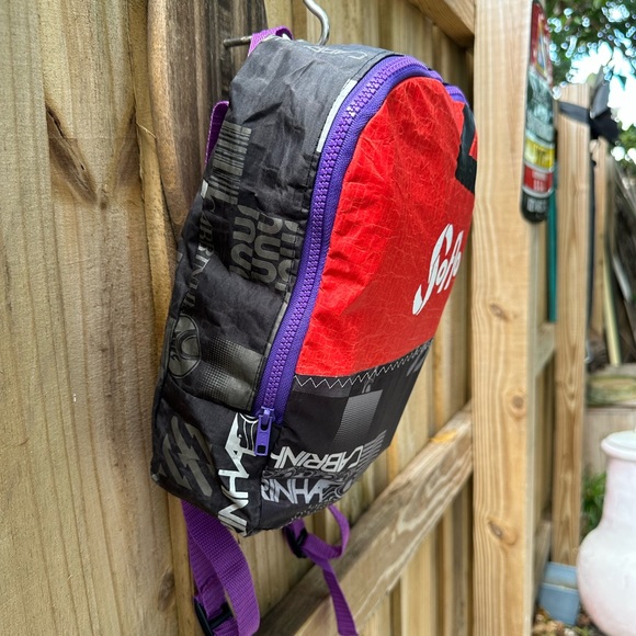 Soflo Riders backpack made with repurposed kite - Picture 2 of 6